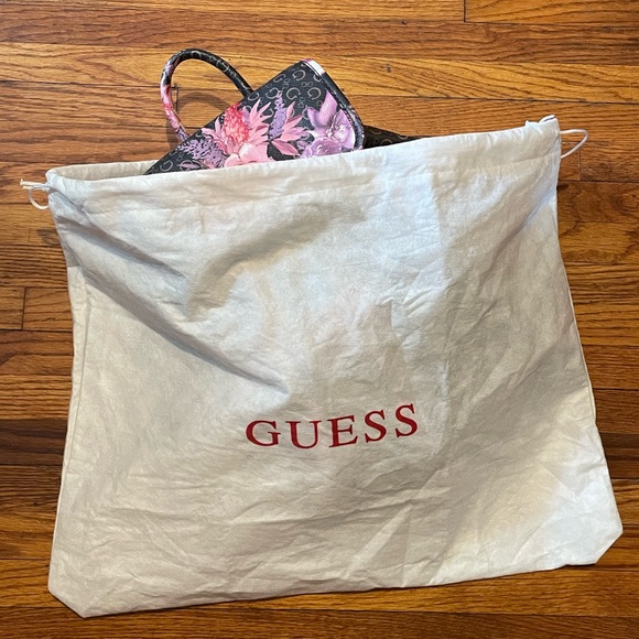 Guess Floral Backpack w/dustbag - Picture 12 of 12